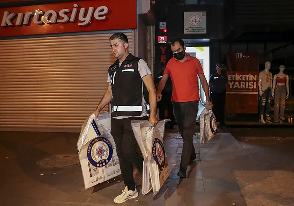 KPSS skandalında yeni detay! Yediiklim Yayınevi sahibi Münir Çelik ve FETÖ'cü Akın İpek arasındaki bağlantı ortaya çıktı-2