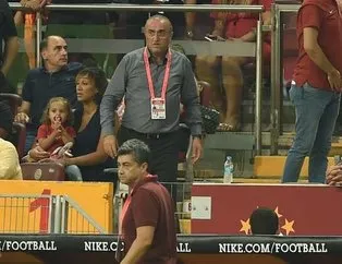 Galatasaray - Konyaspor maçında şoke eden gerginlik! Abdurrahim Albayrak ile taraftarlar...