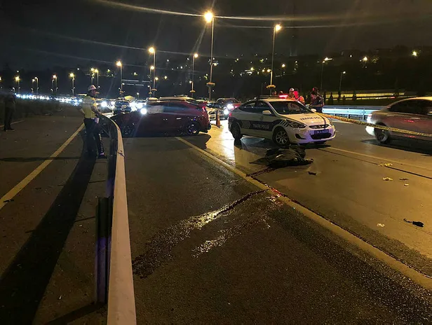 Son dakika haberi: Üsküdar'da korkunç kaza! Otomobil motosiklet grubuna daldı: 1 ölü, 2 ağır yaralı-2