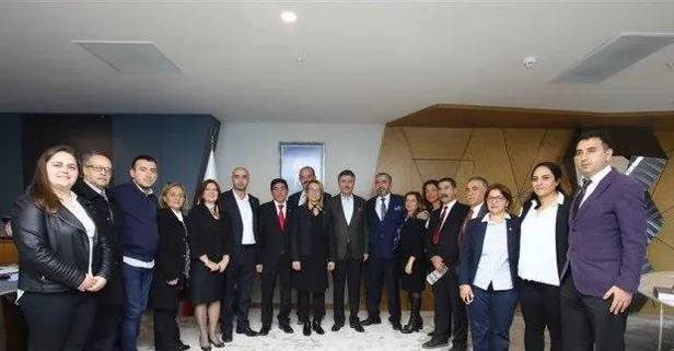 CHP Bayraklı ilçe yönetiminde kriz! İstifalar peş peşe geldi Pınar Susmuş’un başkanlığı düştü