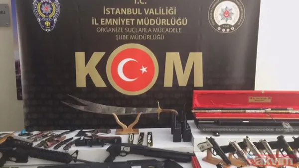 SON DAKİKA: Sedat Peker operasyonunda ele geçirilenler sergilendi! Kılıç da var - 4