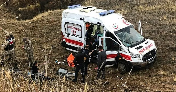 Erzincan’da şarampole devrilen ambulansta 3 sağlık görevlisi yaralandı!