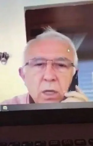 Online ders sırasında porno izleyen profesör tepkiler üzerine istifa etti