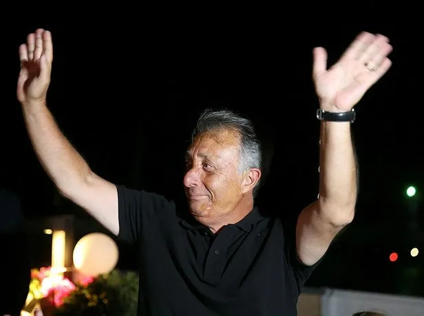 besiktas-baskani-ahmet-nur-cebiden-alex-teixeira-mesaji-transferler-gizli-yapilir-1627337669899.jpeg Beşiktaş Başkanı Ahmet Nur Çebi'den 'Alex Teixeira' mesajı! "Transferler gizli yapılır..."-1