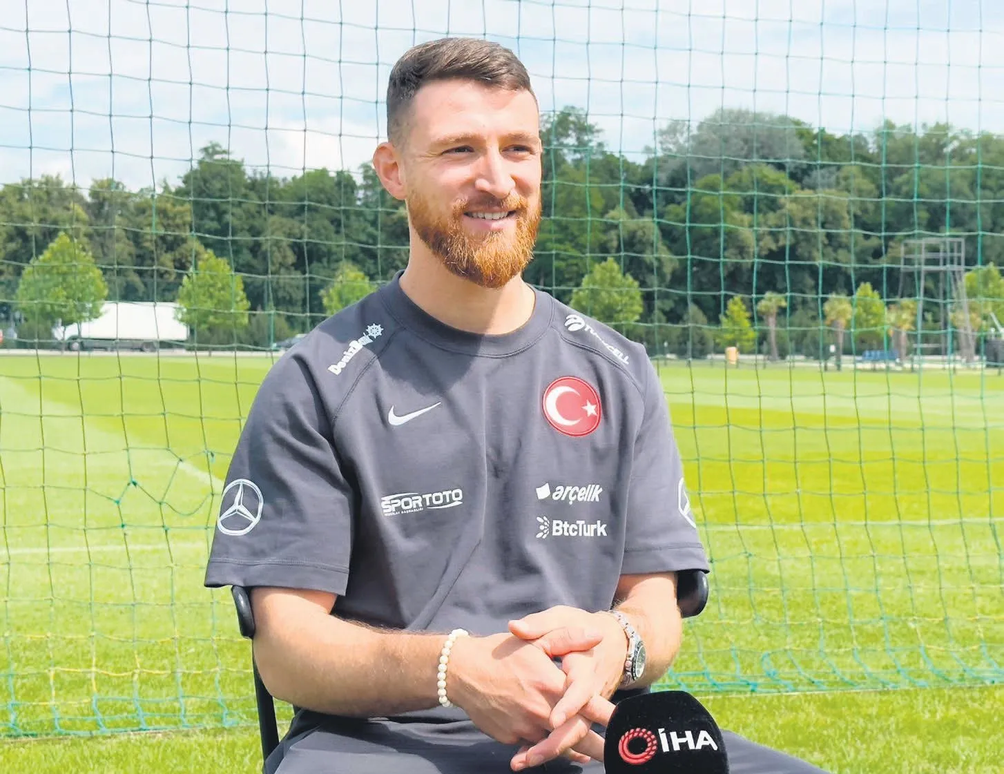 Sarı duvar kırmızı beyaz olacak