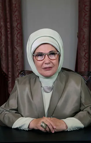 Emine Erdoğan'dan 30 Ağustos mesajı
