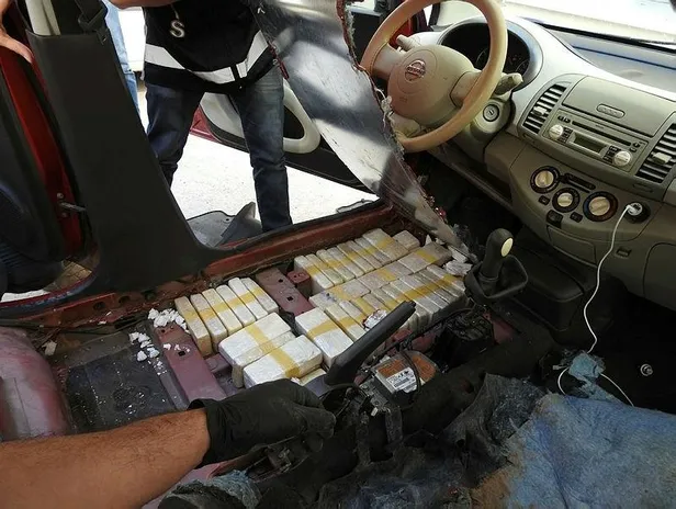 Uyuşturucu tacirlerinden akılalmaz yöntem | Sakladıkları eroini baharatla kamufle etmişler-2