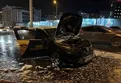 Beylikdüzü E-5 Karayolunda seyir halindeki araç alev alev yandı!