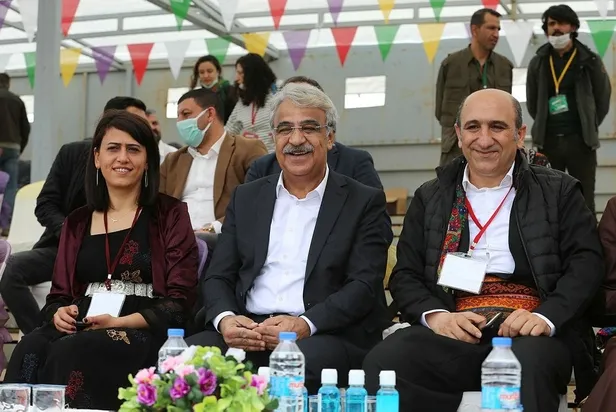 Son dakika: Diyarbakır'da terör örgütü propagandası yapılan nevruz etkinliğine soruşturma! Gözaltılar var-1