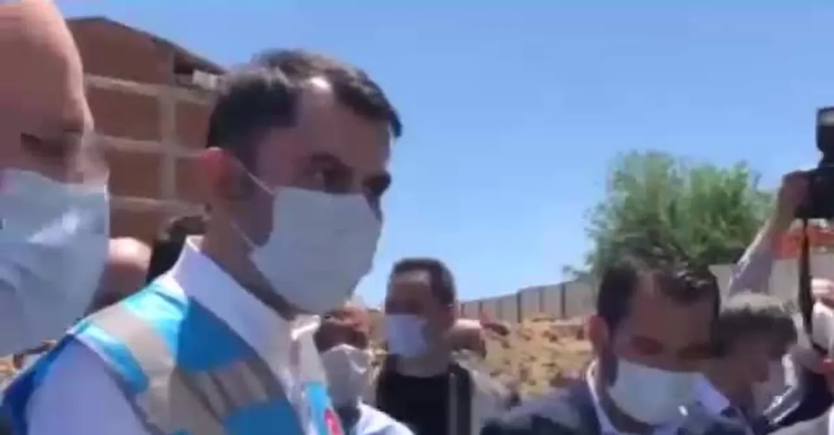Bakan Kurum'dan Elazığ’da yüklenici firmanın müteahhidine sert uyarı: Yapmaya niyetin yoksa bırak