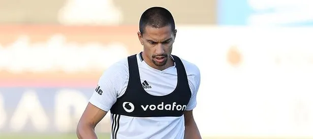 Beşiktaş ile yollarını ayırdı