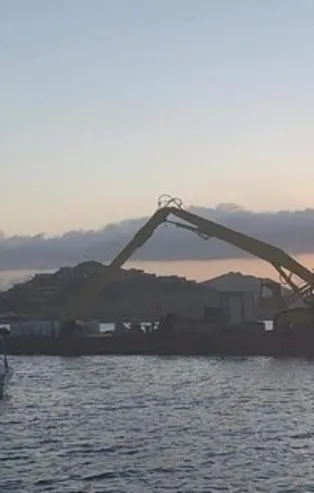 Bodrum'daki kepçe skandalına müdahale! Denizden kum çıkarmıştı...