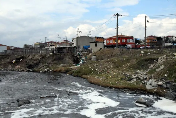 ergene-nehri-kan-agliyor-2022-yilinin-ilk-3-ayinda-45-isletmeye-6-milyon-799-bin-lira-ceza-kesildi-1649156955431.jpg Ergene Nehri kan ağlıyor! 2022 yılının ilk 3 ayında 45 işletmeye 6 milyon 799 bin lira ceza kesildi-2