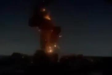 Katil İsrail sivillere bomba yağdırdı! İşte saldırı anları