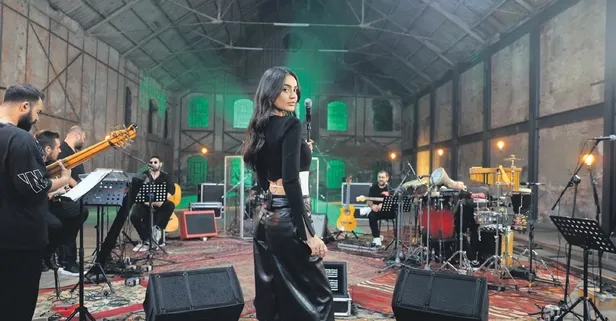 Müziğe renk kattı! Elif Buse Doğan'dan yeni proje