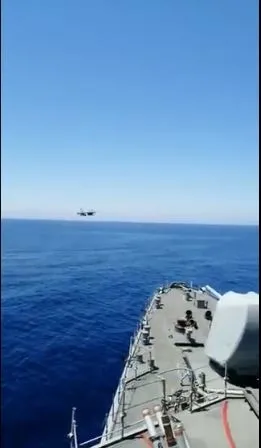 Fatih Sondaj Gemisi'ne F-16 selamı