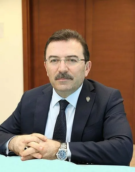 ilk-darbe-girisimi-yasanirken-istanbul-il-emniyet-mudurlugune-getirilen-selami-altinok-17-25-aralik-olayini-anlatti-1639782202991.jpeg İlk darbe girişimi yaşanırken İstanbul İl Emniyet Müdürlüğü’ne getirilen Selami Altınok 17-25 Aralık olayını anlattı!-3