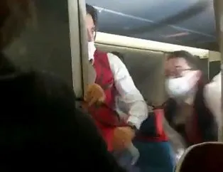 Endonezyalı yolcu THY hostesinin parmağını ısırdı