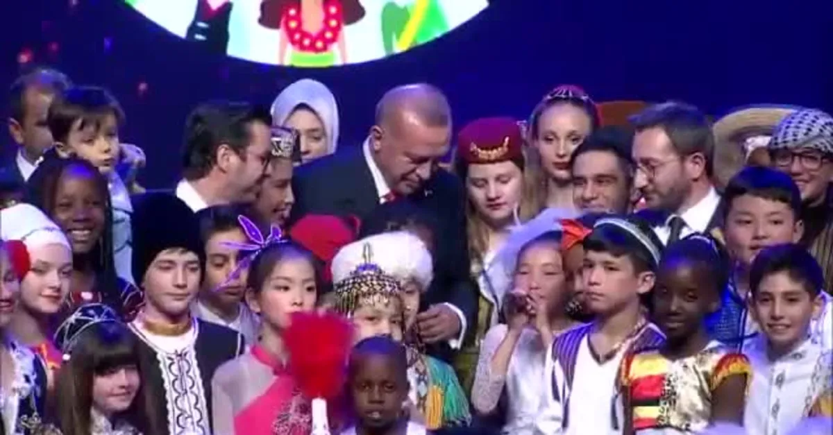 Başkan Erdoğan'dan çocuklarla düet