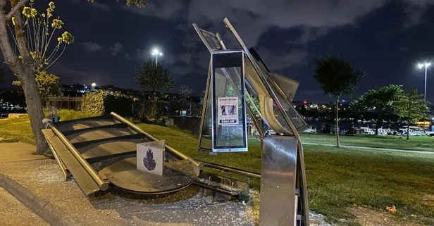 İETT otobüsü durağa daldı, şoför olay yerinden kaçtı: 2 yaralı