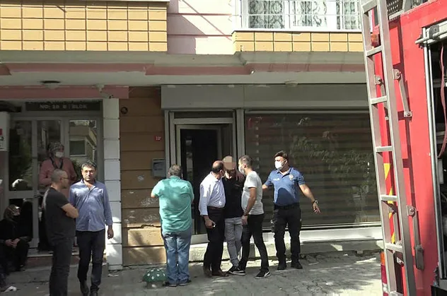 İstanbul'da ekipleri alarma geçiren olay! İcra memurlarını görünce...