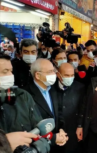 CHP lideri Kemal Kılıçdaroğlu'na İzmir'de esnaftan bozuk yol tepkisi: "Sizden ricamız belediyelerimiz güzel çalışsın"