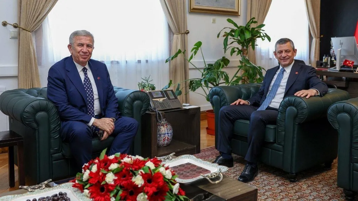 chpde-yavas-saflasmasi-kilicdaroglu-arinma-dedi-mansur-yavas-ozelin-yaninda-cikti-1780151018685.jpeg Kılıçdaroğlu arınma dedi Mansur Yavaş Özel’in yanında saf tuttu-9