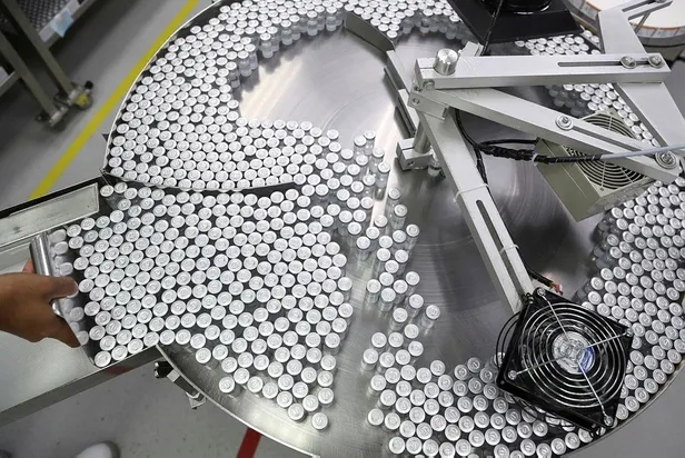 Tedbirler etkisini gösterdi! Koronavirüste ağır hasta sayısı yaklaşık 3 ay sonra 2 binin altına indi-8