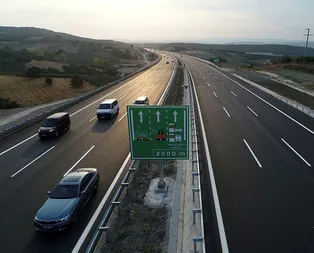 Bakan Turhan rakamı açıkladı! İstanbul-İzmir Otoyolunu kaç araç kullandı?