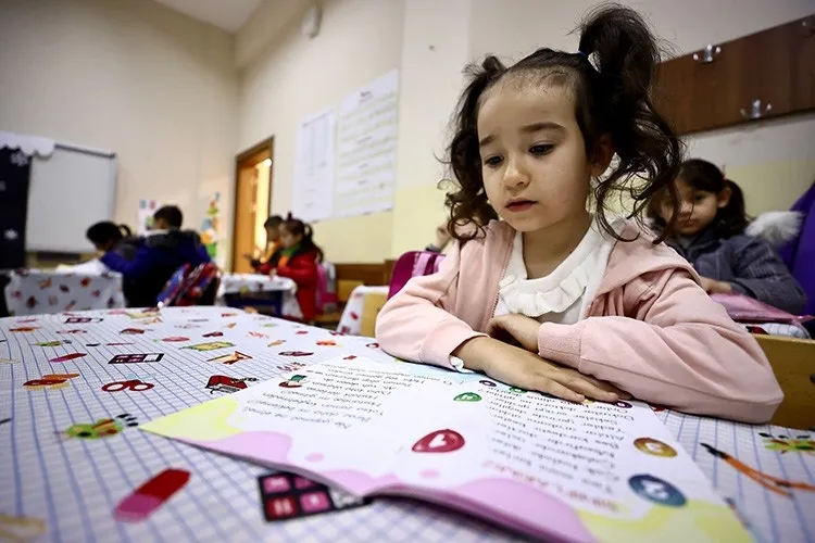 1774175600982.jpeg Eğitimde ara tatil molası sona erdi! 18 milyon öğrenci 1,2 milyon öğretmen... 81 ilde ders zili çalıyor-3