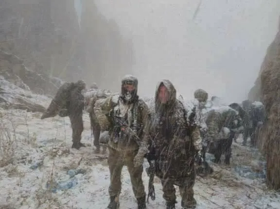Mehmetçik Kato Dağı'nda PKK'nın kökünü kazıyor-2