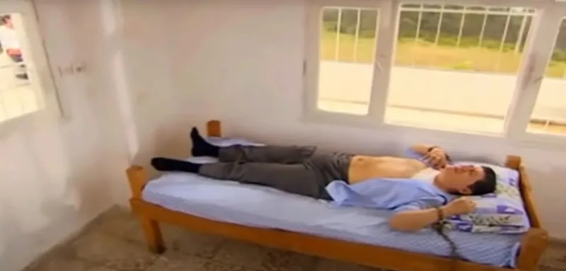 20-yil-sonra-goze-takildi-iste-en-koyu-kurtlar-vadisi-hayraninin-bile-fark-edemedigi-hata-1723269736220.jpeg 20 yıl sonra göze takıldı! En koyu Kurtlar Vadisi hayranının bile fark edemediği hata!-5