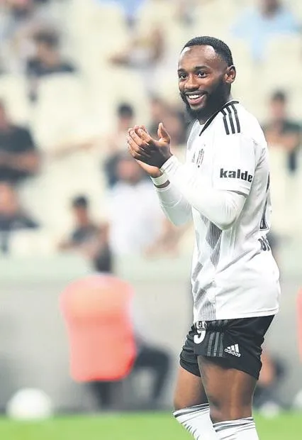 fenerbahce-kalecisi-altay-bayindir-ukraynali-cocuklari-unutmadi-buraya-galibiyet-fotografi-koymak-isterdim-1646176860236.jpeg Fenerbahçe kalecisi Altay Bayındır Ukraynalı çocukları unutmadı: Buraya galibiyet fotoğrafı koymak isterdim-5