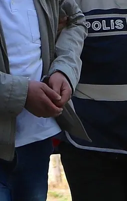Mübaşirken müdür oldu