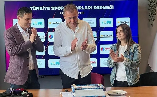 Trabzonspor Teknik Direktörü Abdullah Avcı'dan flaş transfer açıklaması-3