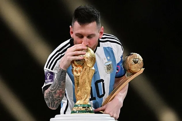 Dünya Kupası sonrası para bastı! Lionel Messi Cristiano Ronaldo'yu solladı servet kazandı