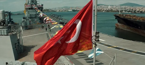 bayraktartb3-ve-bayraktar-kizilelma-dunyanin-ilk-siha-gemisi-tcg-anadolunun-ucus-guvertesinde-1681154253488.jpeg
