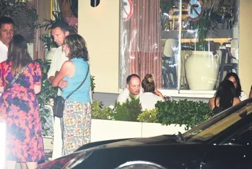 Şeri Shahnavaz çapkınlık turunda! Ünlü iş insanı gizemli güzelle fena yakalandı...