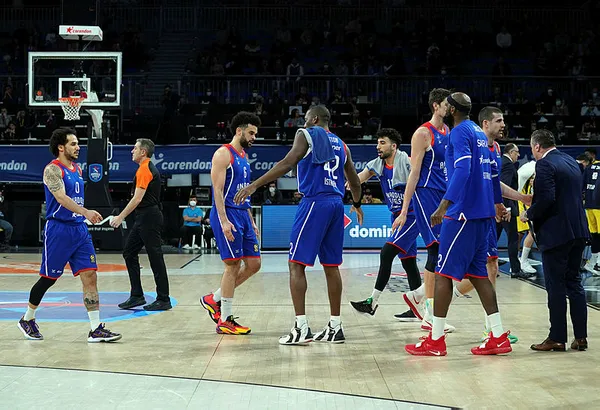 euroleaguede-fenerbahceyi-yikan-haber-puan-durumu-sil-bastan-degisti-1646720629042.jpg Euroleague'de Fenerbahçe'yi yıkan haber! Puan durumu sil baştan değişti-4