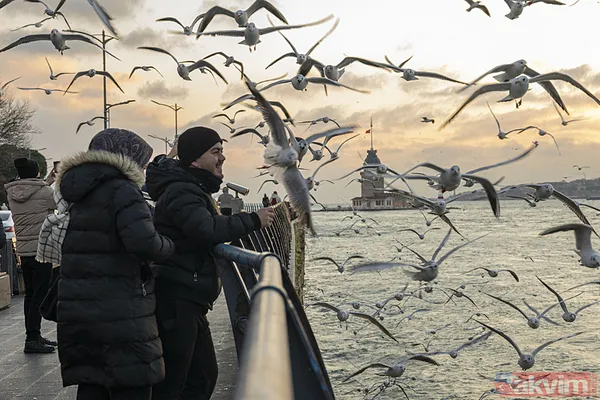 İstanbul’da yağışlar kesintisiz sürecek! Sağanak ve fırtına alarmı: O illerde 60 KM hıza çıkacak - 21