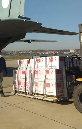 Türkiye'den Kuzey Makedonya Cumhuriyeti ve Arnavutluk’a tıbbi yardım malzemesi