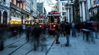 Kadınlar mı erkekler mi daha uzun yaşıyor? 81,1 yıl detayı dikkat çekti! TÜİK yeni verileri açıkladı
