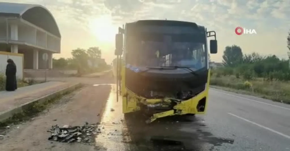 Özel halk otobüsü ile hafif ticari araç kafa kafaya çarpıştı: 1 ölü! Annenin feryadı yürekleri dağladı