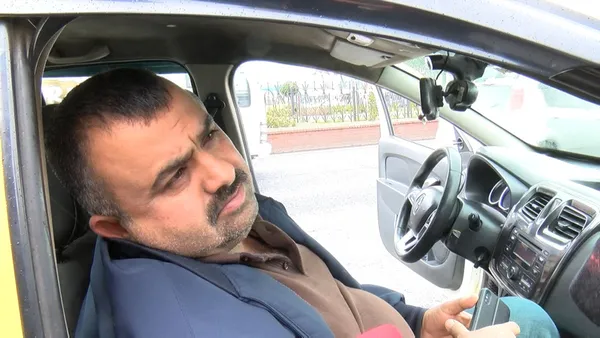 taksimetrede-250-tl-yazmasi-polisleri-suphelendirdi-direksiyon-altinda-ucrete-mudahale-eden-dugme-bulundu-kirl-1644838982344.jpg Taksimetrede 250 TL yazması polisleri şüphelendirdi! Direksiyon altında ücrete müdahale eden düğme bulundu! O düğme bakın ne çıktı?-9