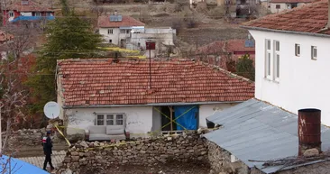 SON DAKİKA: Türkiyenin böyle vahşet görmedi! Bir aylık bebeğini sobada diri diri yaktı: Valilikten açıklama geldi aile adliyeye sevk edildi