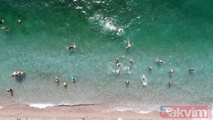 Van’dan Bodrum’u Antalya’yı aratmayan görüntüler... Plaja akın ettiler