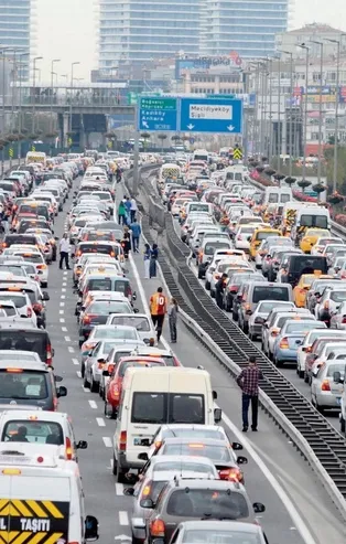 Araç sahiplerine uzmanlardan önemli uyarı! Hayati önem taşıyor...