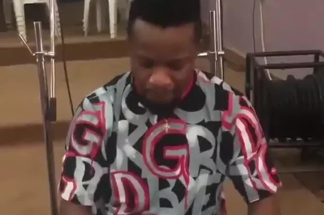 Trabzonsporlu Onazi'den İstiklal Marşı performansı