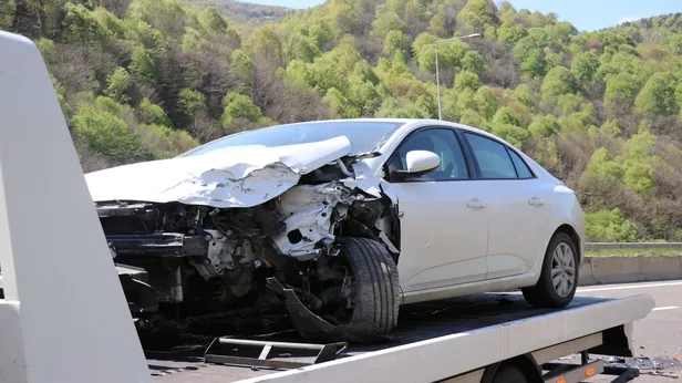 Bolu Dağı Tüneli İstanbul istikametindeki kazayla kapanan trafik çalışmalar sonrası ulaşıma açıldı-2