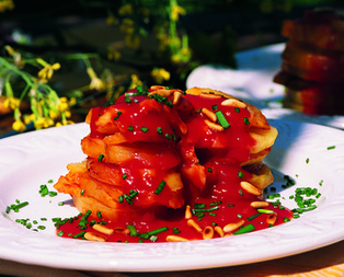 Domates Soslu Fırında Patates Tarifi